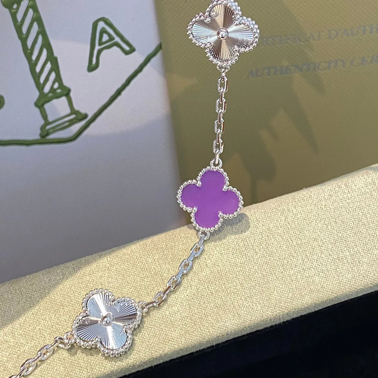 [Moco jewelrys] CLOVER 5 MOTIF VIOLET BRACELET COLLECTION