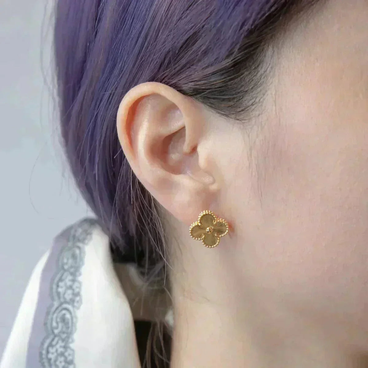 [moco jewelrys]CLOVER MEDIUM 1 MOTIFS LASER EARRINGS