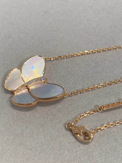 [moco jewelrys]BUTTERFLY GOLD MOP DIAMOND NECKLACE