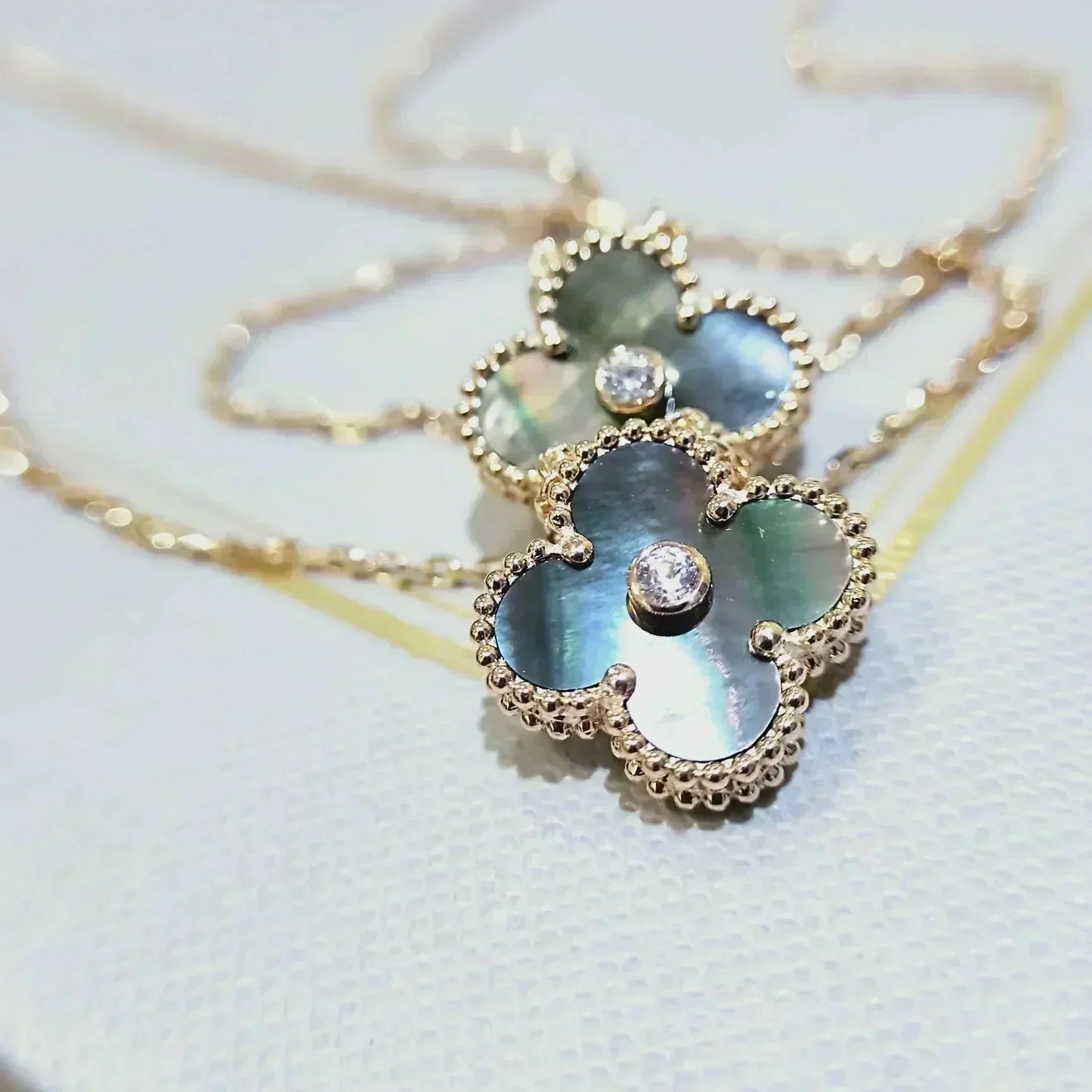 [moco jewelrys]CLOVER 15MM DIAMOND AND MOTHER-OF-GREY NECKLACE