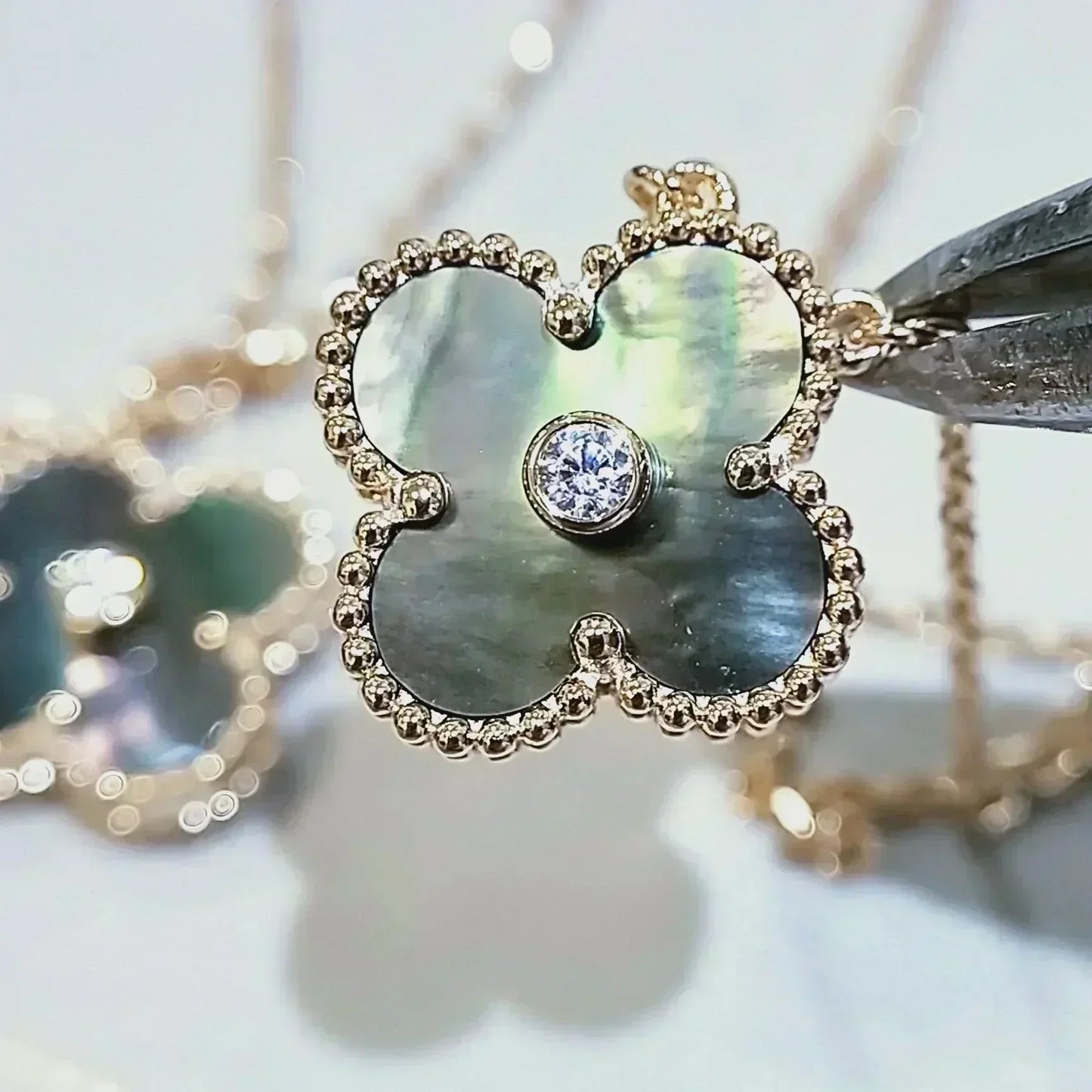 [moco jewelrys]CLOVER 15MM DIAMOND AND MOTHER-OF-GREY NECKLACE