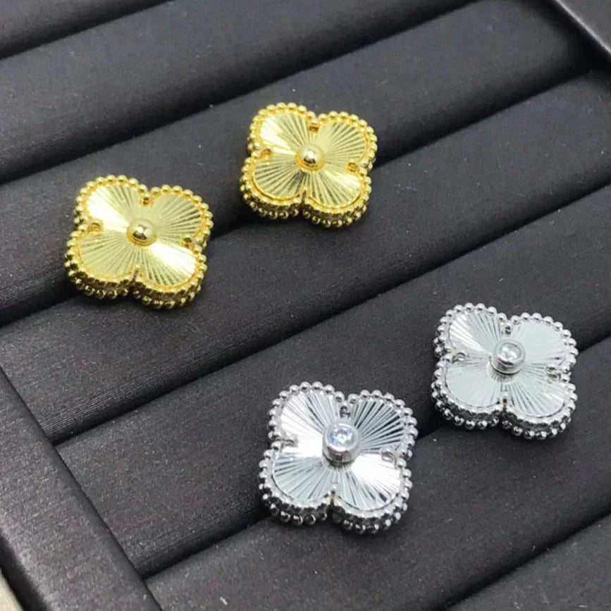 [moco jewelrys]CLOVER MINI 9.5MM LASER EARRINGS