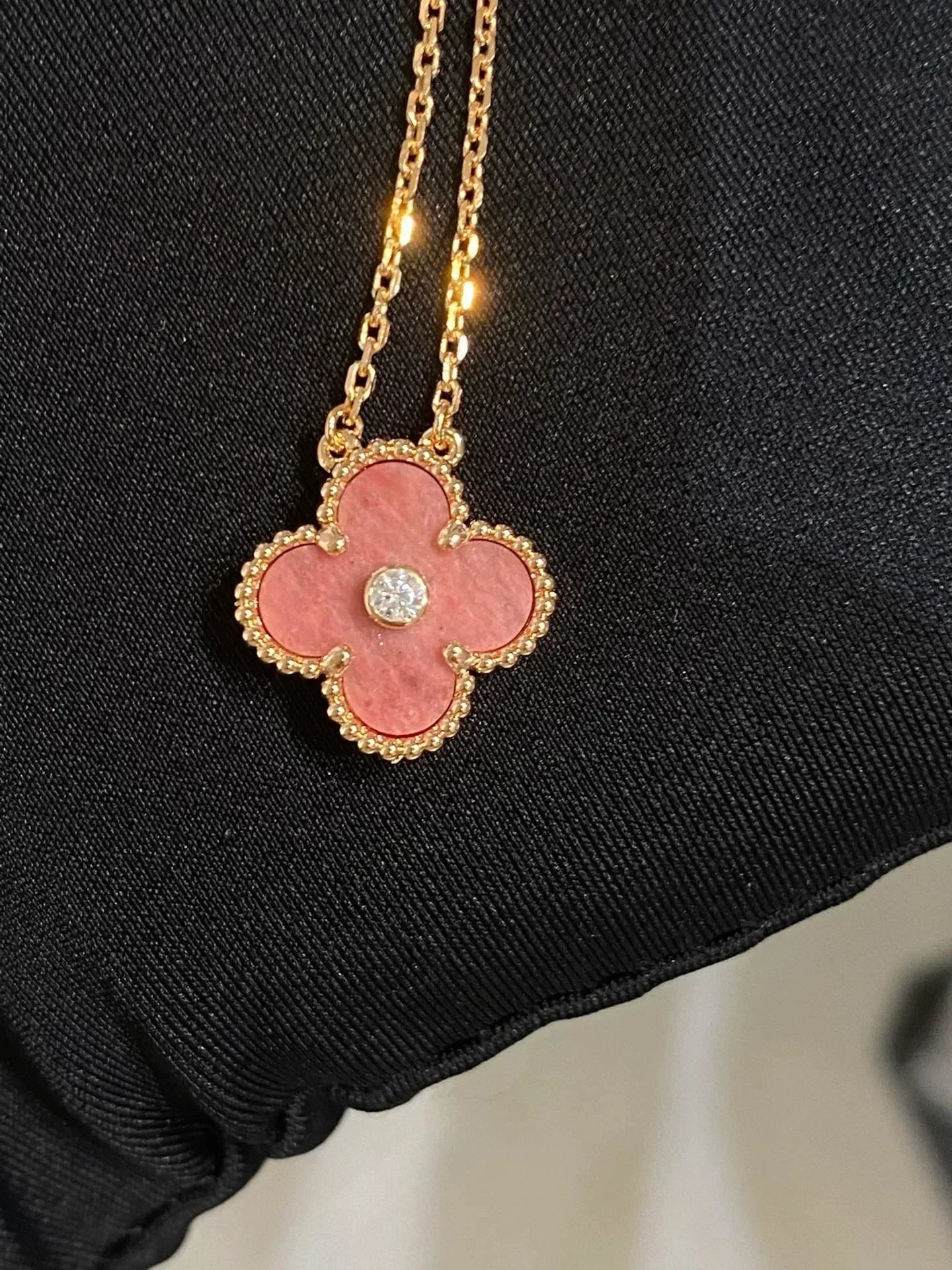 [moco jewelrys]CLOVER 15MM DIAMOND RHODONITE NECKLACE
