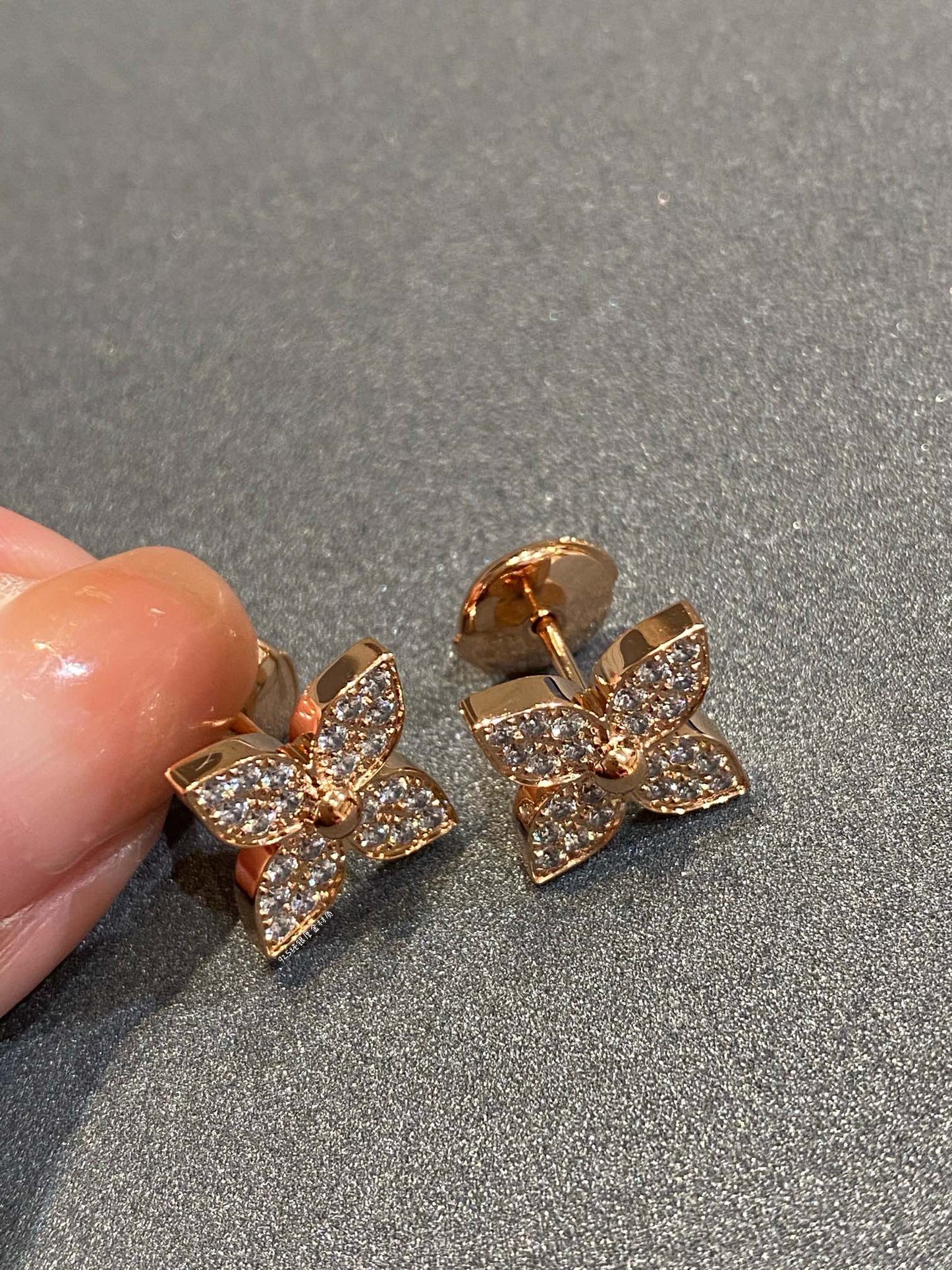 [moco jewelrys]STAR DIAMOND EARRINGS