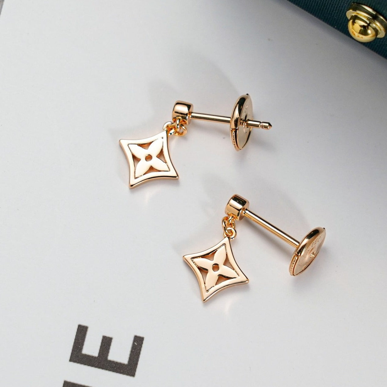 [moco jewelrys]STAR EARRINGS GOLD