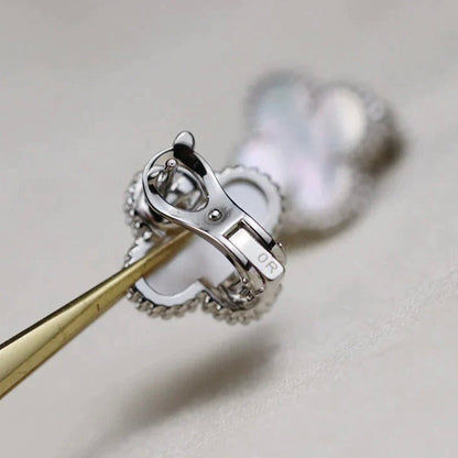 [moco jewelrys]CLOVER MEDIUM 1 MOTIFS  WHITE MOP EARRINGS SILVER