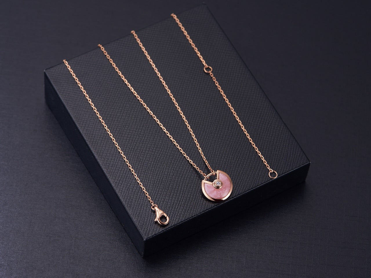 [moco jewelrys]AMULETTE ROSE GOLD PINK MOP NECKLACE