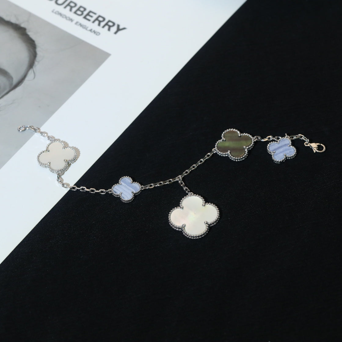 [moco jewelrys]CLOVER BRACELET 5 MOTIFS MOP CHALCEDONY SILVER