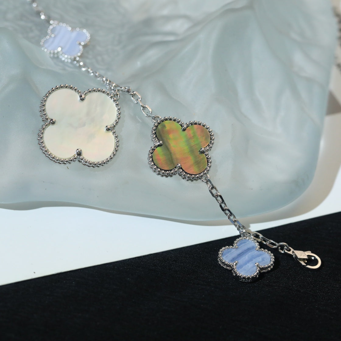 [moco jewelrys]CLOVER BRACELET 5 MOTIFS MOP CHALCEDONY SILVER