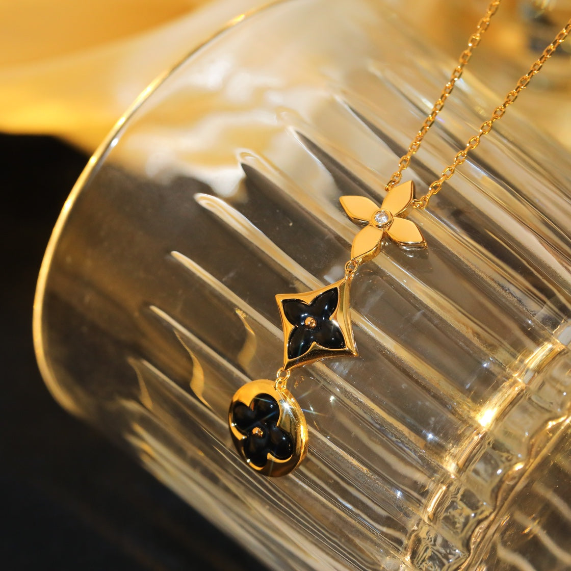 [moco jewelrys]STAR AND SUN ONYX PINK GOLD NECKLACE