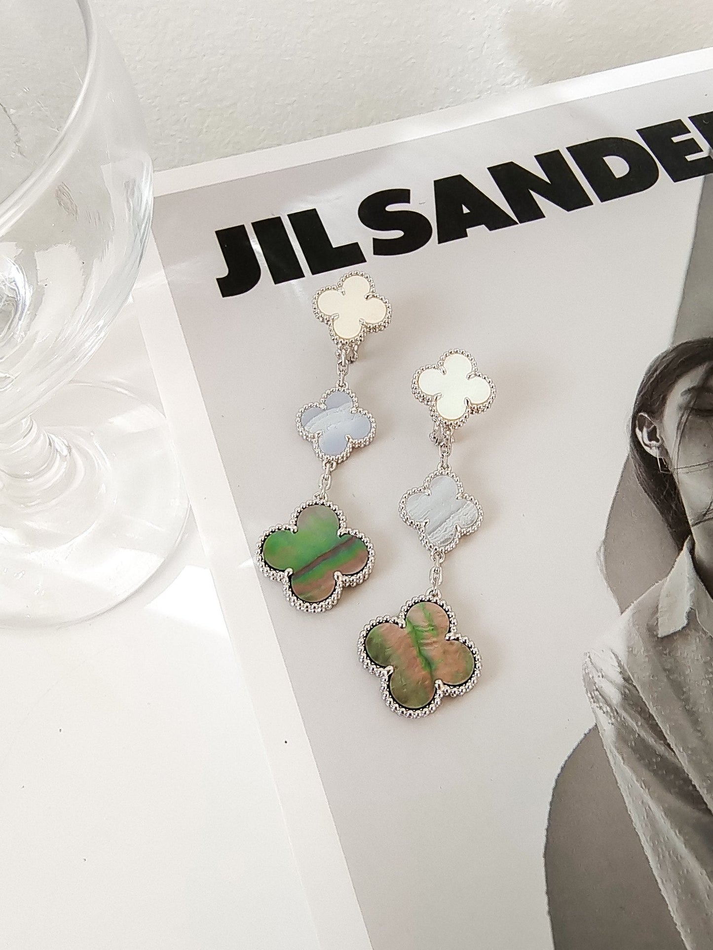 [moco jewelrys]CLOVER 3 MOTIFS CHALCEDONY DARK MOP SILVER EARRINGS