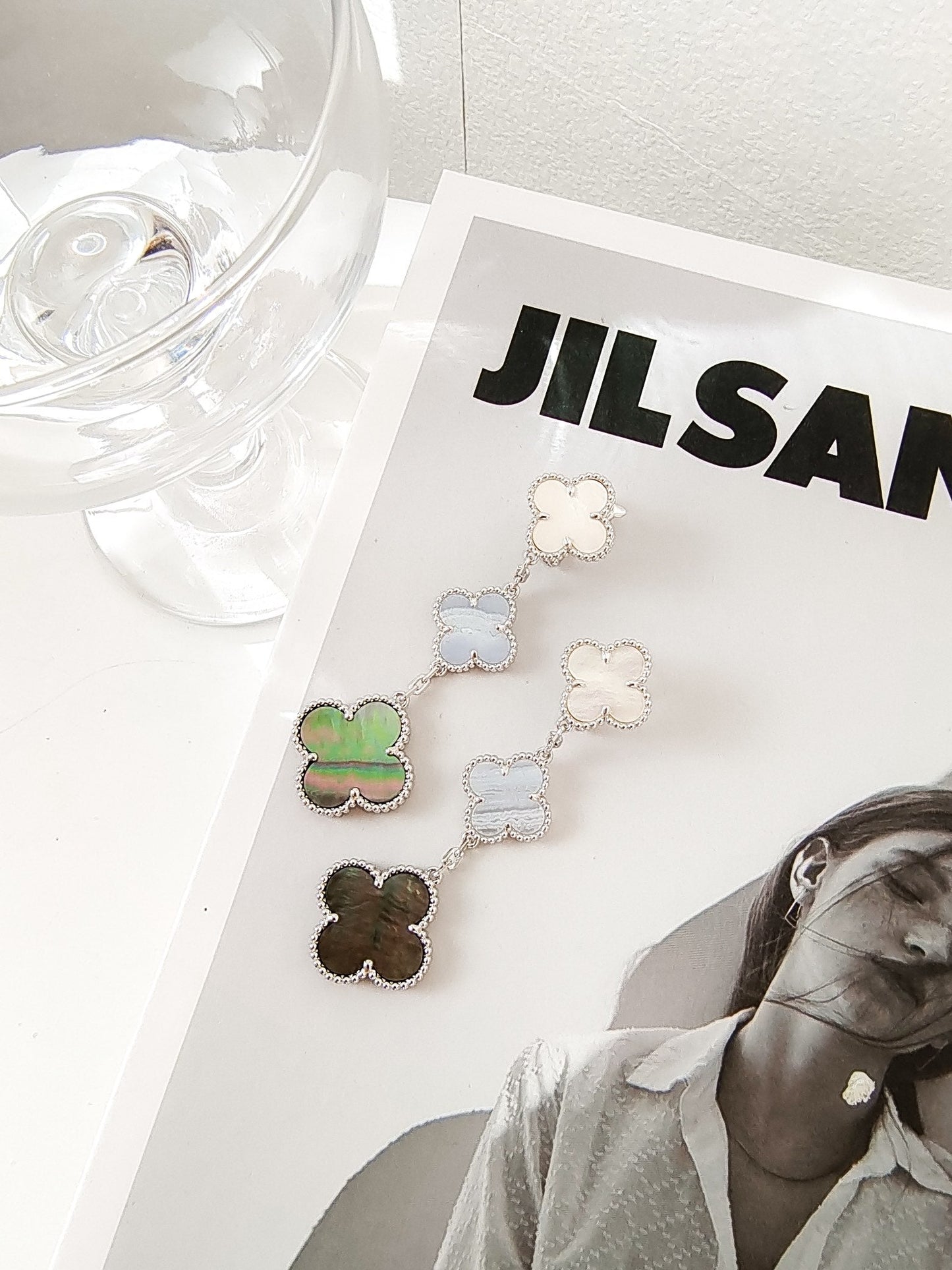 [moco jewelrys]CLOVER 3 MOTIFS CHALCEDONY DARK MOP SILVER EARRINGS