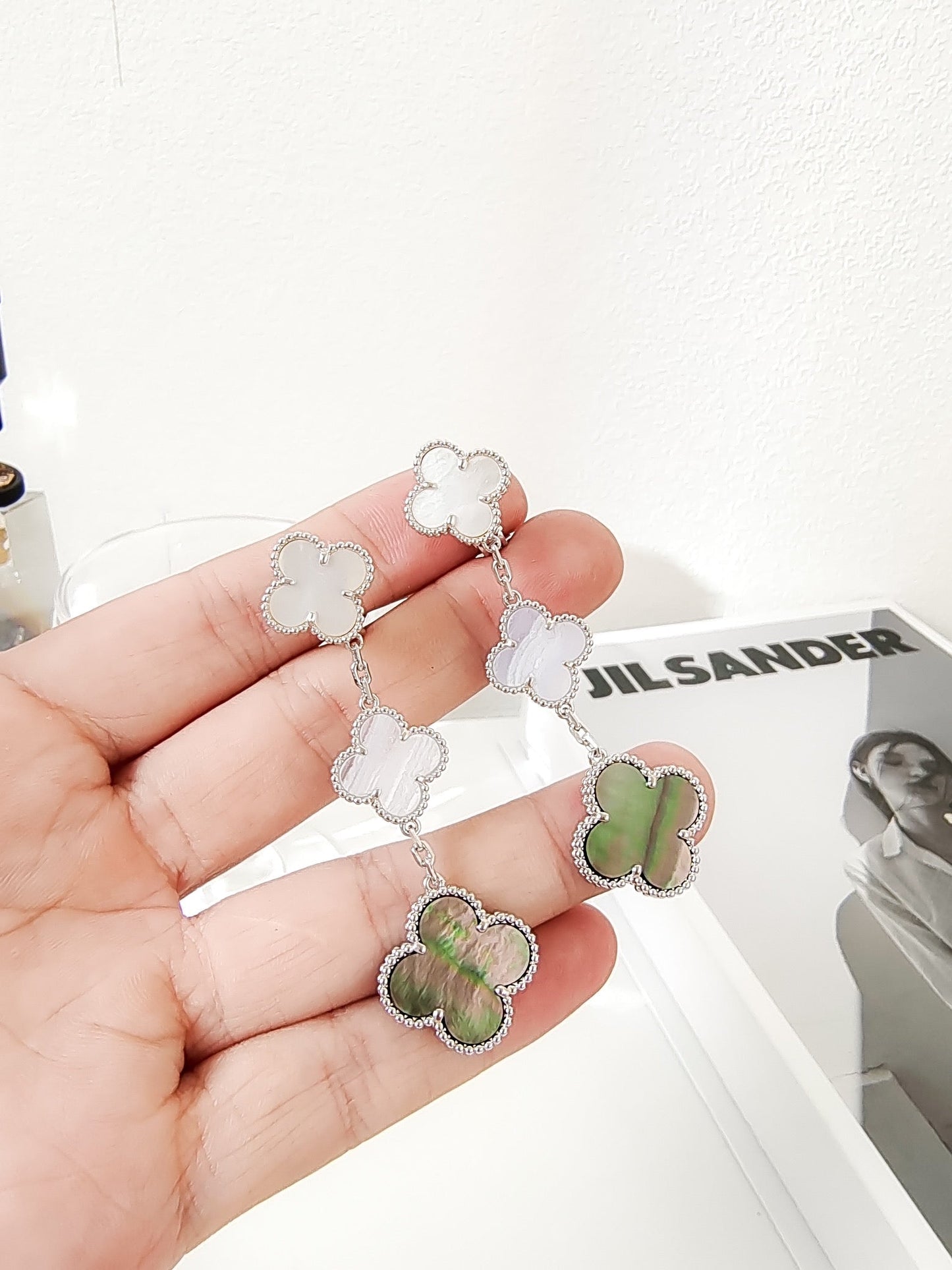 [moco jewelrys]CLOVER 3 MOTIFS CHALCEDONY DARK MOP SILVER EARRINGS