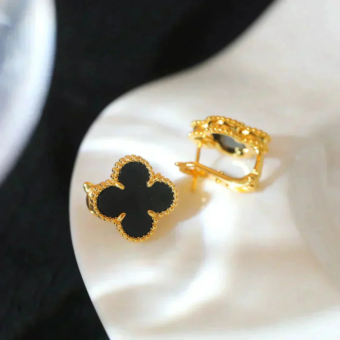 [moco jewelrys]CLOVER MEDIUM 1 MOTIFS  ONYX STUD EARRINGS