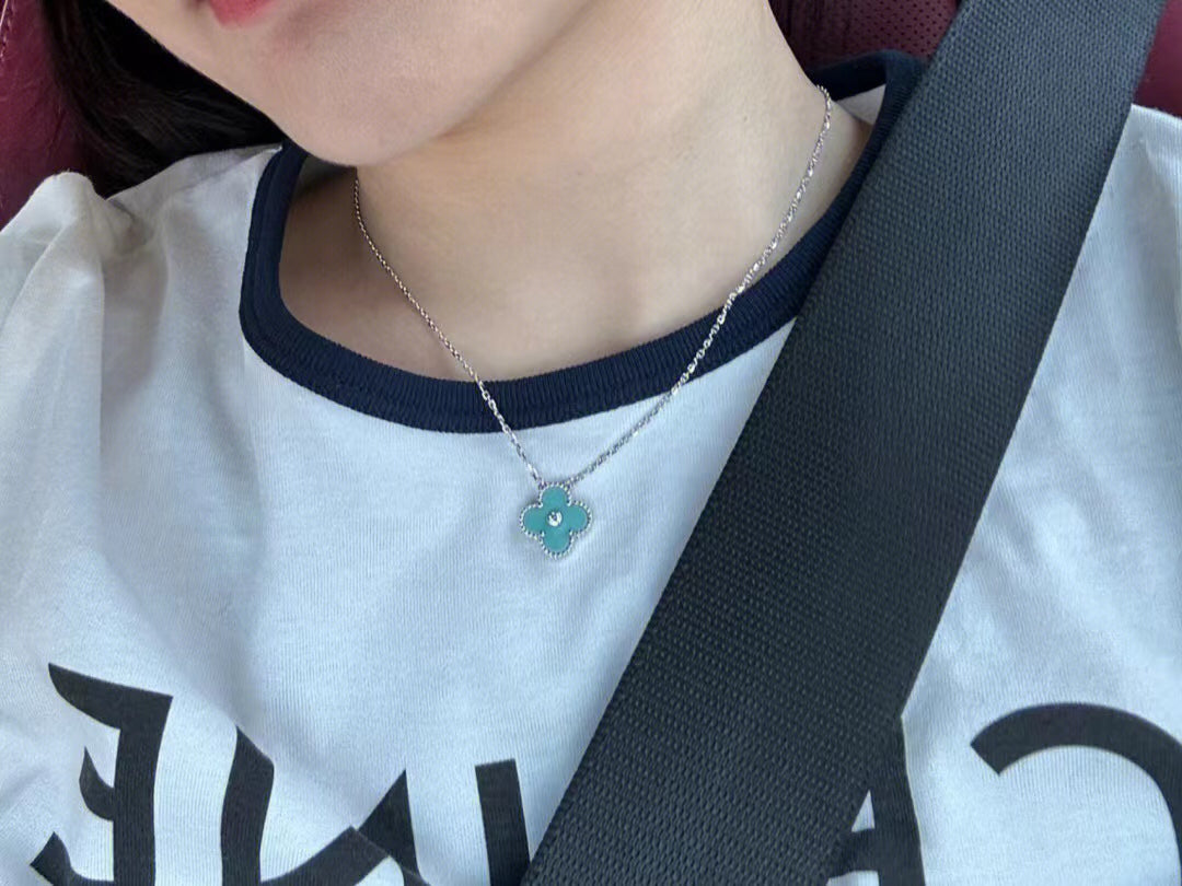 [moco jewelrys]CLOVER 1 DIAMOND LIGHT BLUE SILVER NECKLACE