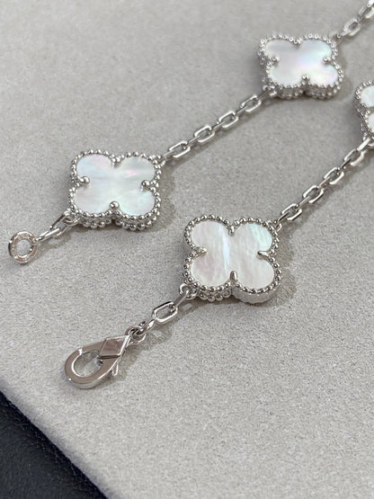 [Moco jewelrys]CLOVER WHITE PEARL MOP 5 MOTIF BRACELET COLLECTION