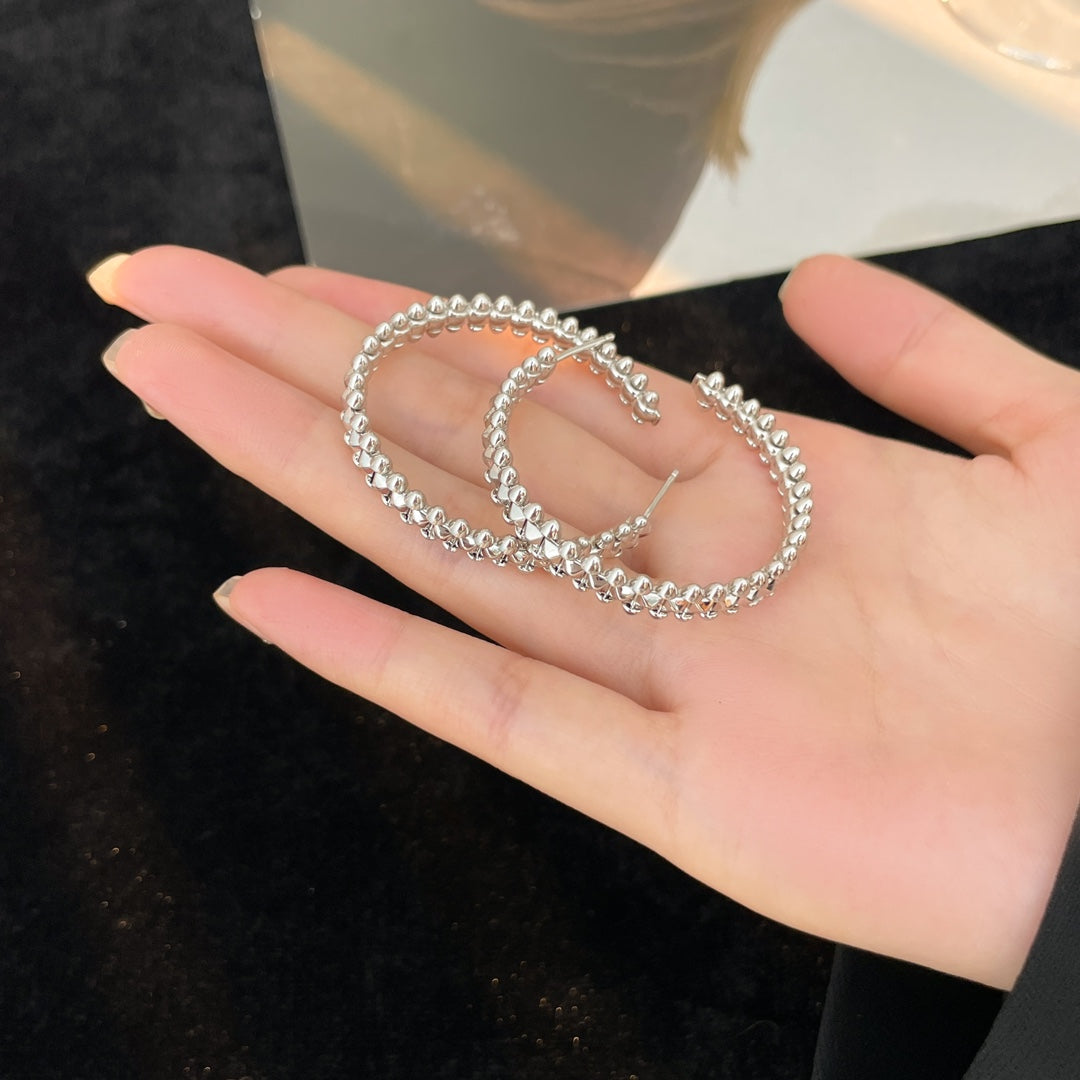 [moco jewelrys]CLASH HOOP EARRINGS