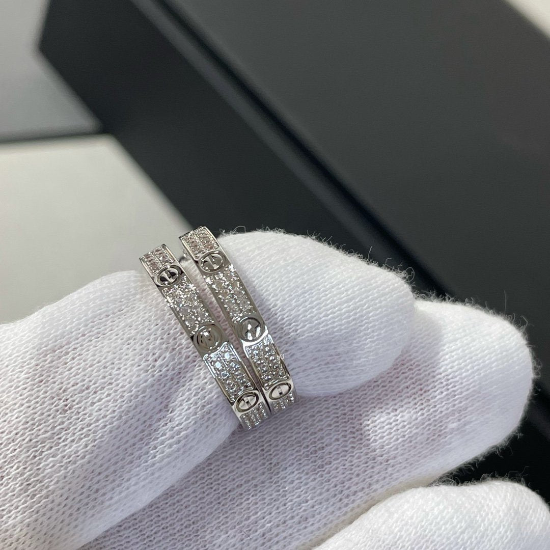 [moco jewelrys]LOVE DIAMOND SILVER HOOP EARRINGS