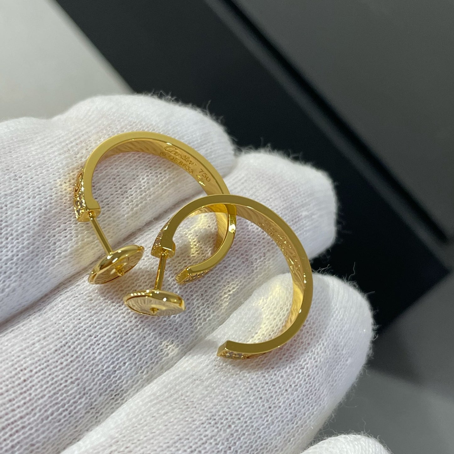 [moco jewelrys]LOVE DIAMOND GOLD HOOP EARRINGS