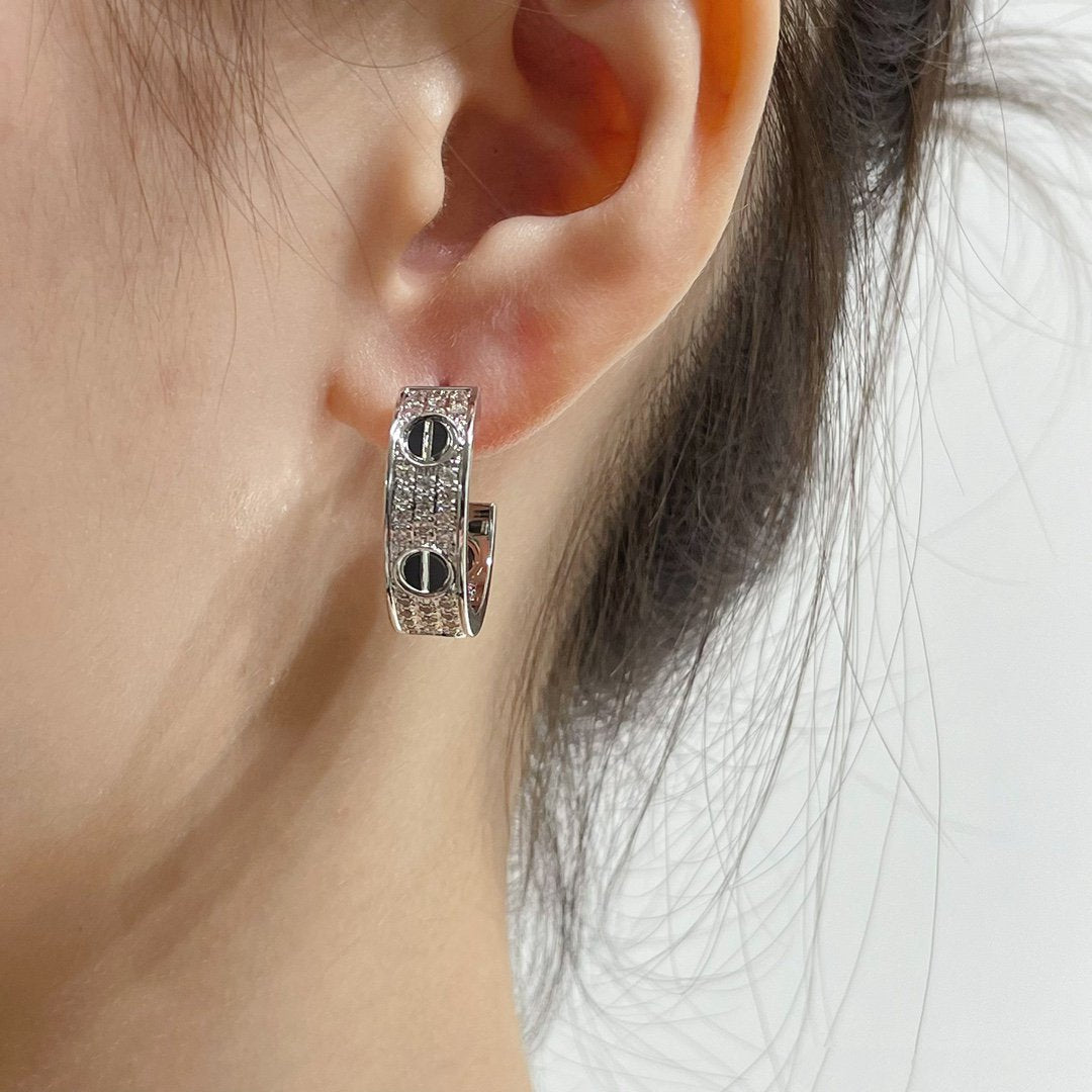 [moco jewelrys]LOVE CERAMIC DIAMOND PAVED SILVER EARRINGS