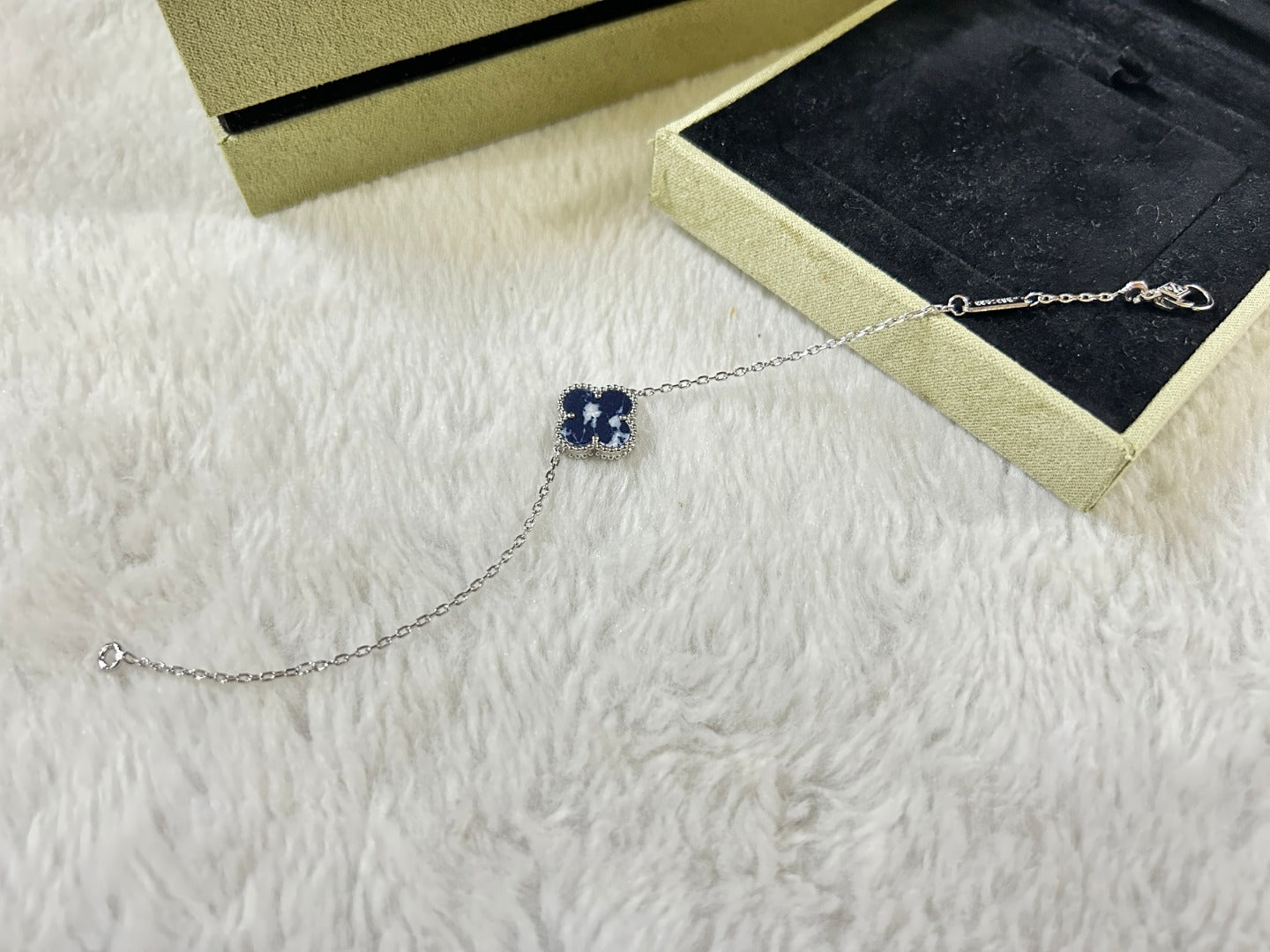 [moco jewelrys]CLOVER 1 MOTIF PIETERSITE BRACELET