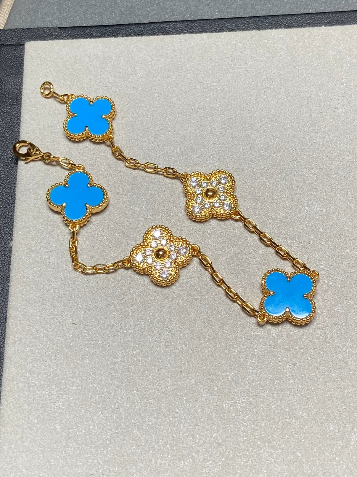 [Moco jewelrys] CLOVER 5 MOTIF BLUE AGATE BRACELET COLLECTION