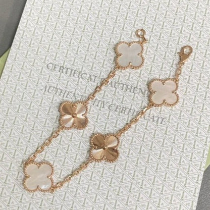 [Moco jewelrys]CLOVER WHITE PEARL MOP 5 MOTIF BRACELET COLLECTION