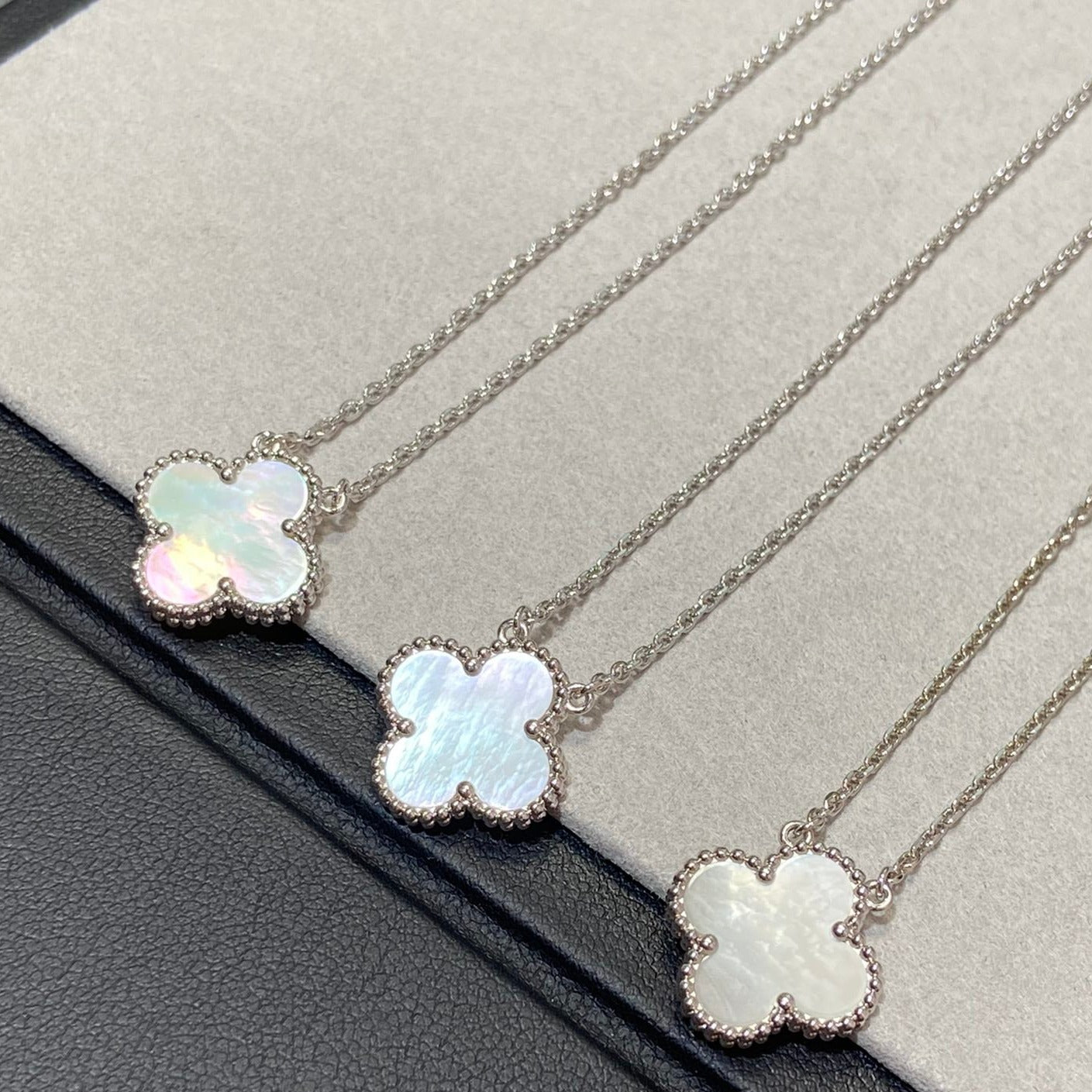 [moco jewelrys]CLOVER MEDIUM SILVER WHITE MOP NECKLACE