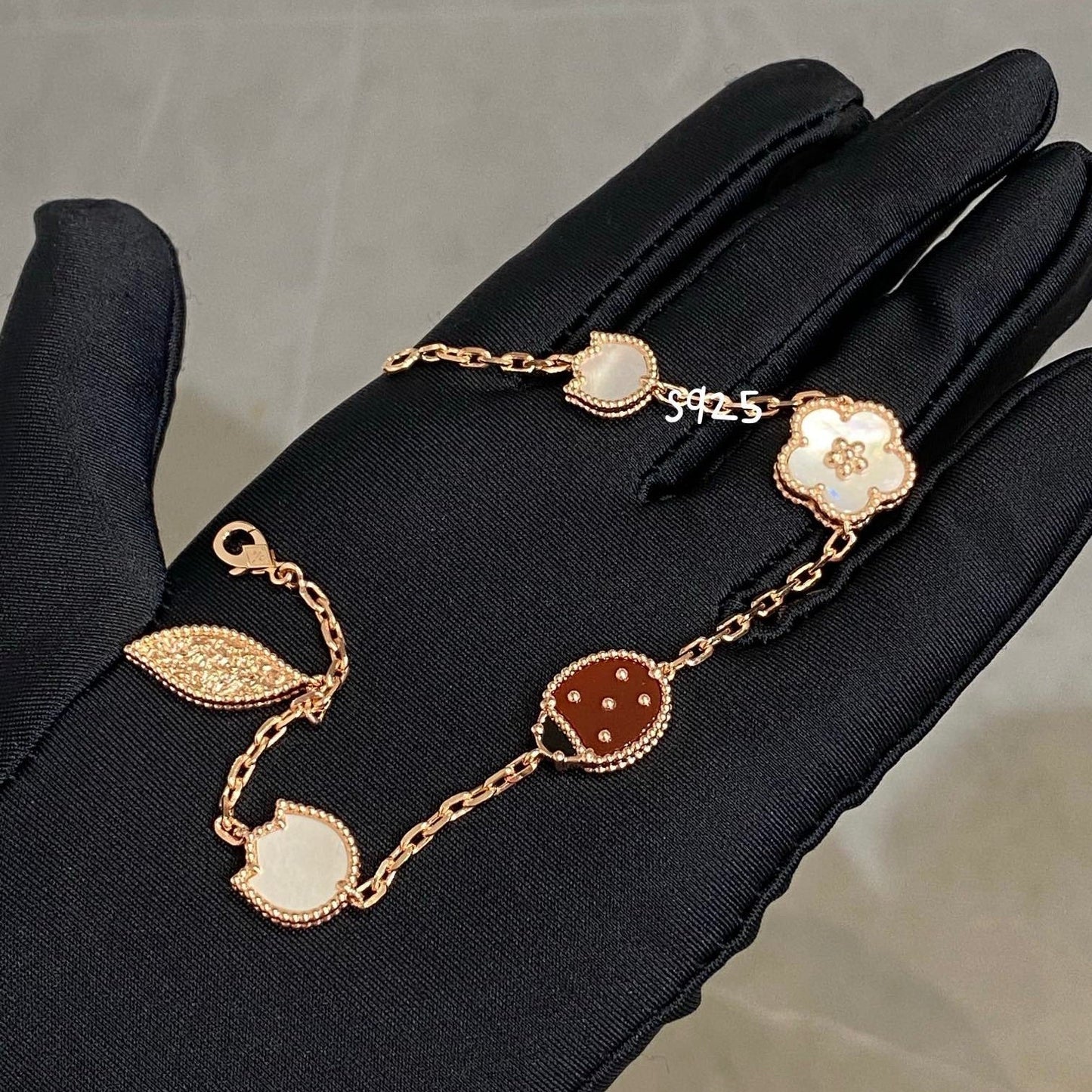 [moco jewelrys]LUCKY SPRING 5 MOTIF BRACELET