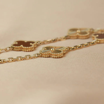 [Moco jewelrys] CLOVER 5 MOTIF RED CORNELIAN BRACELET COLLECTION