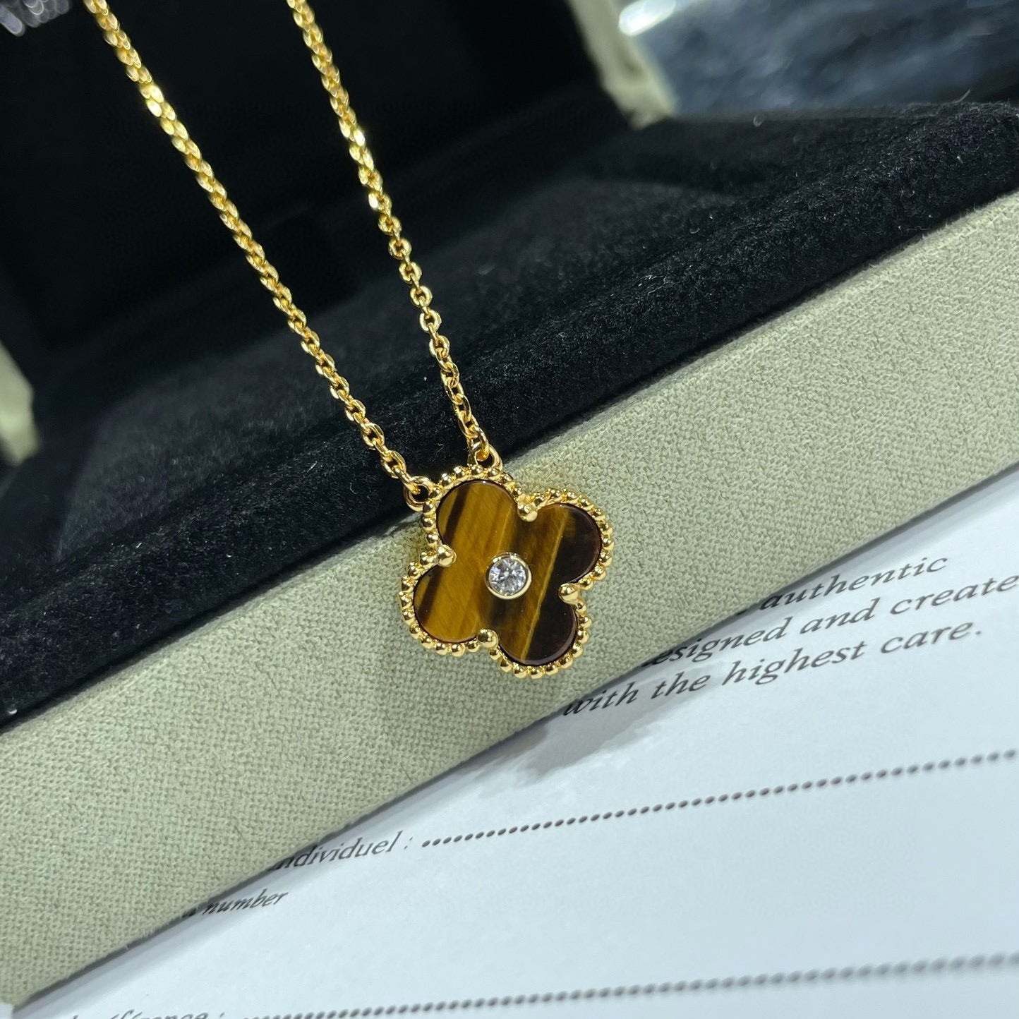 [moco jewelrys]CLOVER 15MM DIAMOND AND YELLOW TIGER'S EYE AGATE necklace