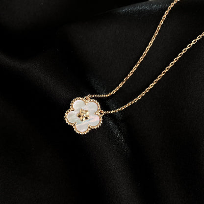 [moco jewelrys]LUCKY  WHITE MOP  PLUM BLOSSOM NECKLACE