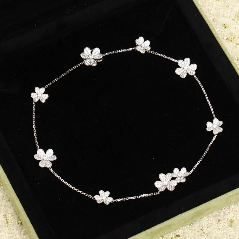 [moco jewelrys]FRIVOLE SILVER 9 FLOWERS NECKLACE