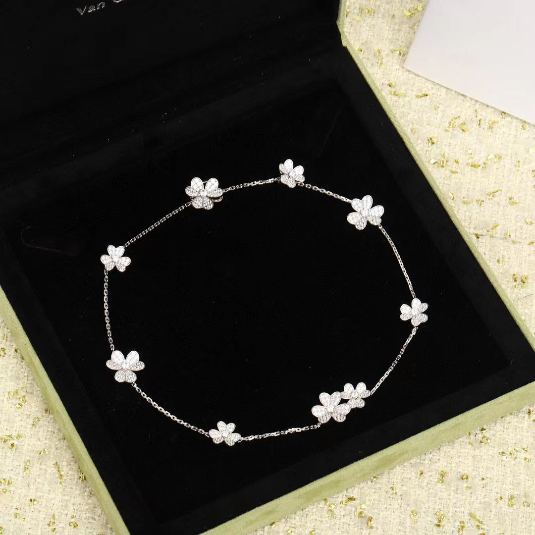 [moco jewelrys]FRIVOLE SILVER 9 FLOWERS NECKLACE