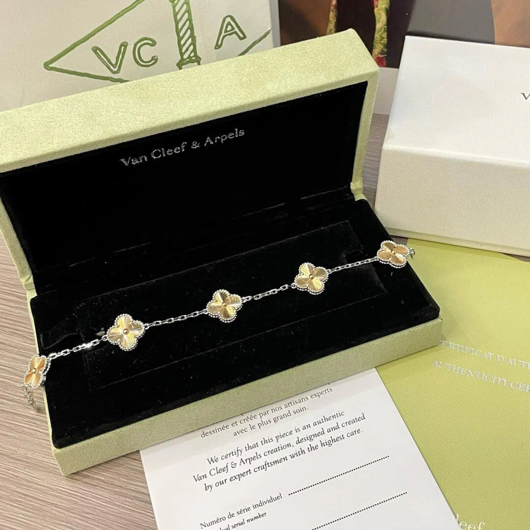 [Moco jewelrys] CLOVER 5 MOTIF LASER BRACELET COLLECTION