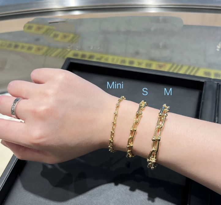 [moco jewelrys] HORSESHOE BUCKLE BRACELET