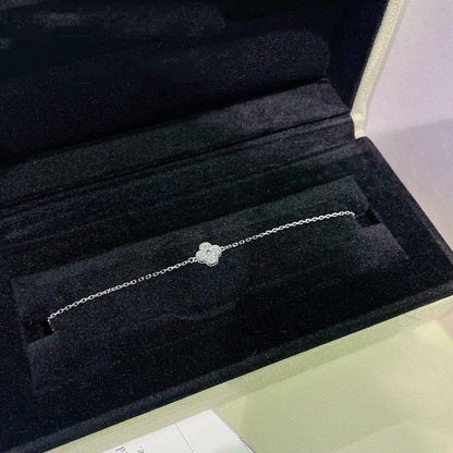 [moco jewelrys]CLOVER  SINGLE FLOWER BRACELET SILVER