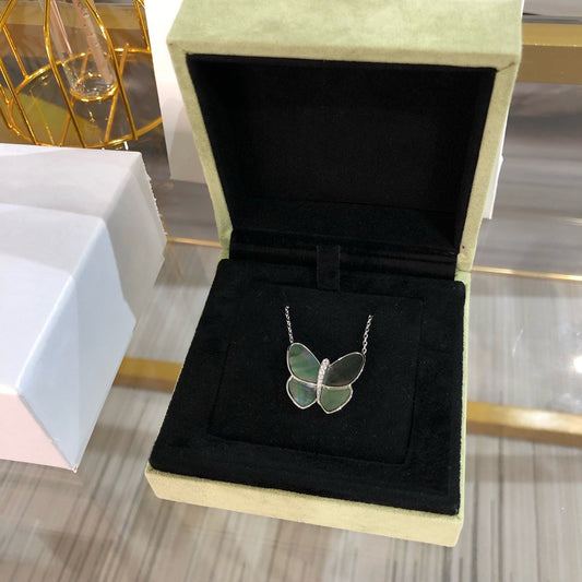 [moco jewelrys]LARGE BUTTERFLY SILVER PENDANT DIAMOND NECKLACE