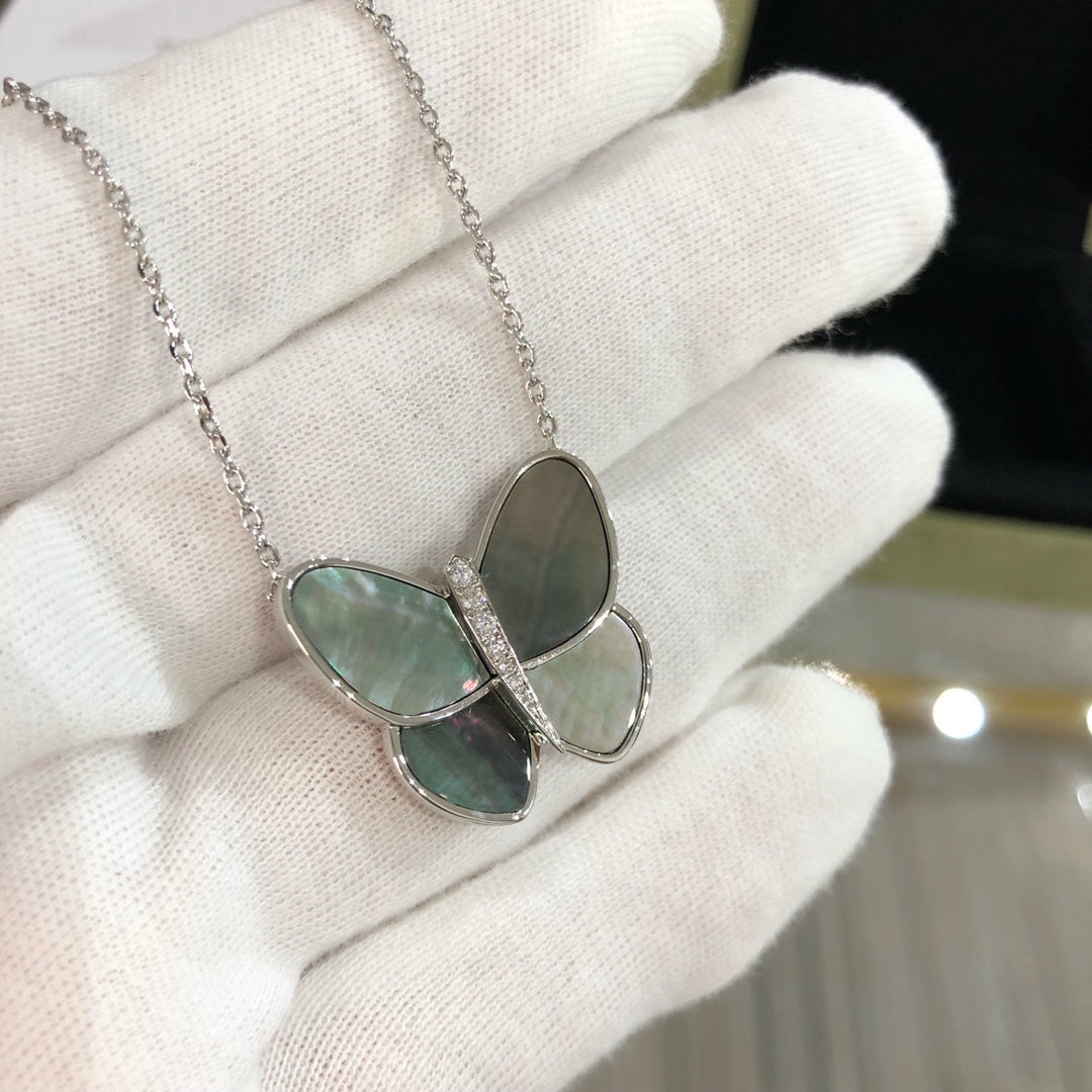 [moco jewelrys]LARGE BUTTERFLY SILVER PENDANT DIAMOND NECKLACE