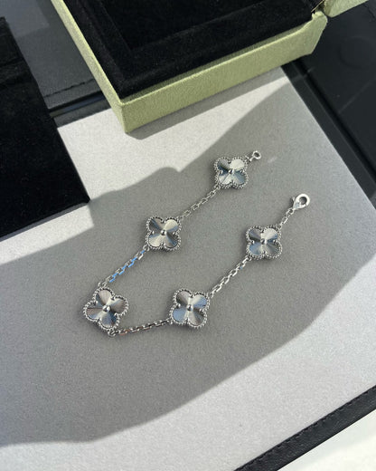 [Moco jewelrys] CLOVER 5 MOTIF LASER BRACELET COLLECTION